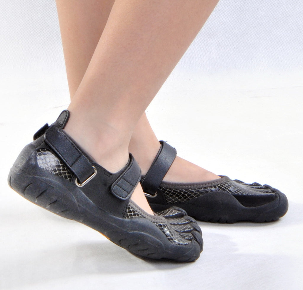 Unisex Five-Toe Shoes – Lightweight Leather Quick-Dry Hiking & Upstream Sneakers