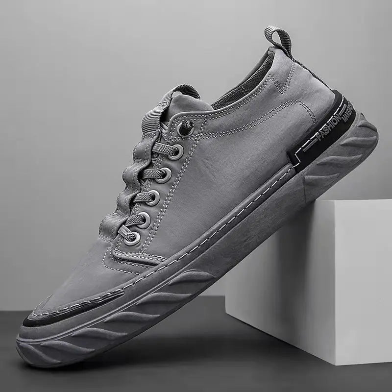 Men's Breathable Canvas Slip-On Casual Shoes — Lightweight Anti-Slip Trendy Sneakers (Sizes 39-44)
