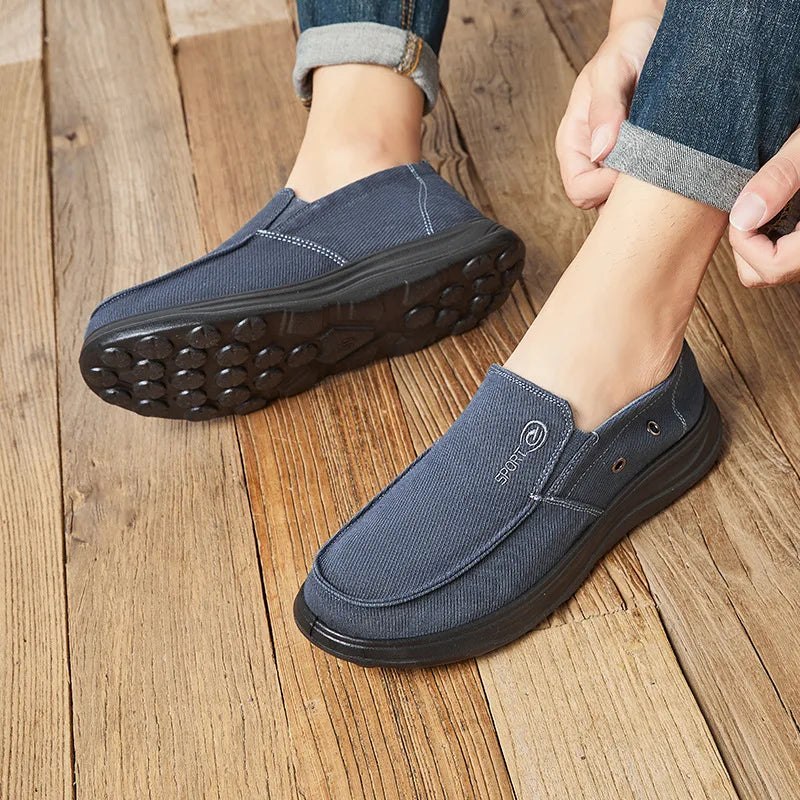 Men's Lightweight Slip-On Walking Shoes — Cushioned Polyester Upper All-Season Loafers