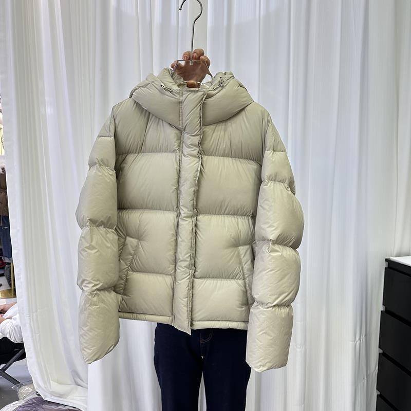 Women's Short Hooded Puffer Jacket — Warm Winter Coat for Petite Sizes
