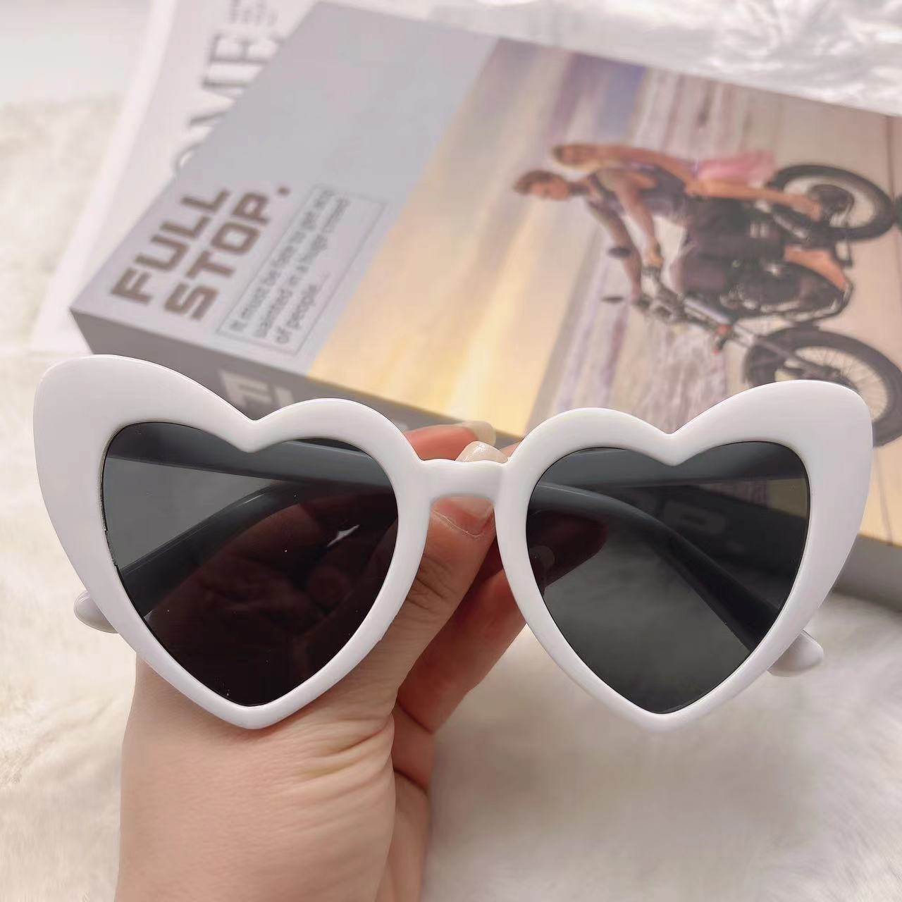 Cat-Eye Peach Heart Sunglasses — UV400 Anti-UV Sun Protection | Trendy Women's Shades