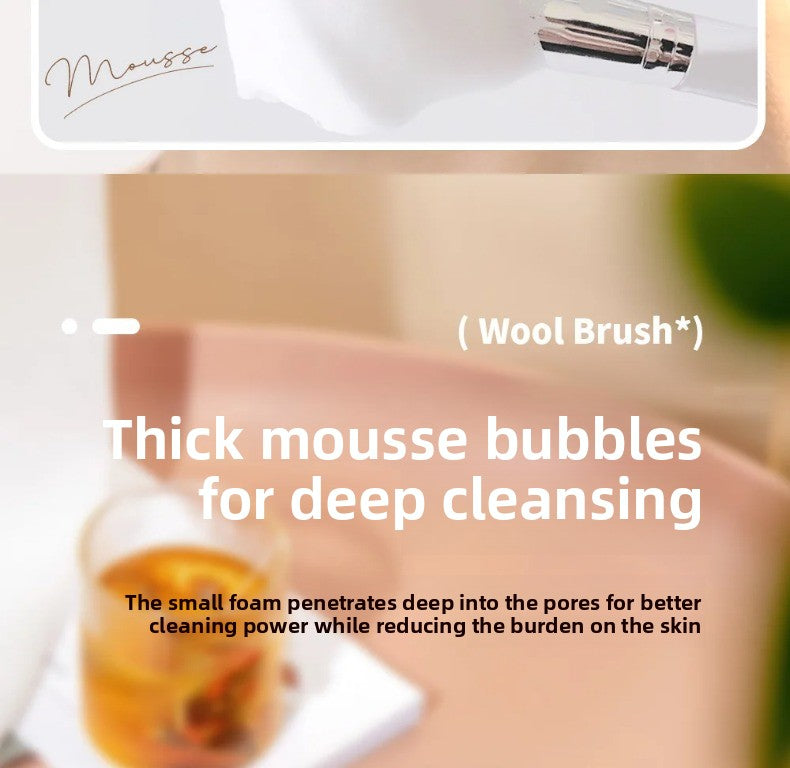 Soft Facial Cleansing Brush – Pore-Cleansing Face Wash & Mask Application Brush