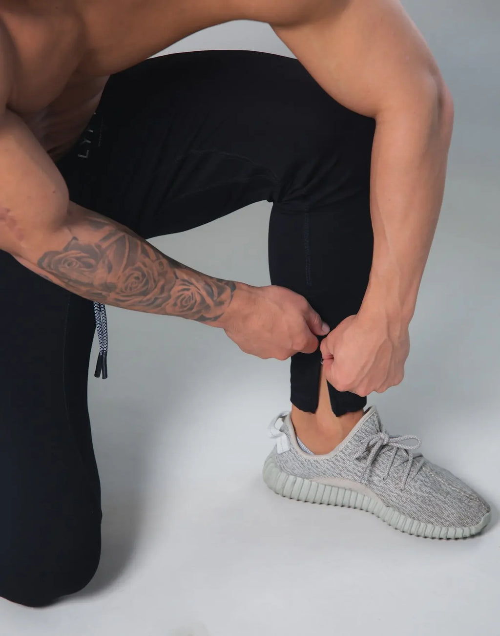 Men's Training Breathable Leggings — Slim-Fit Cotton Sports Pants for Running & Basketball