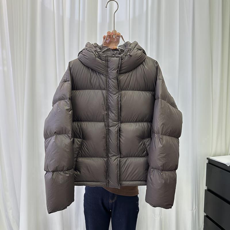 Women's Short Hooded Puffer Jacket — Warm Winter Coat for Petite Sizes