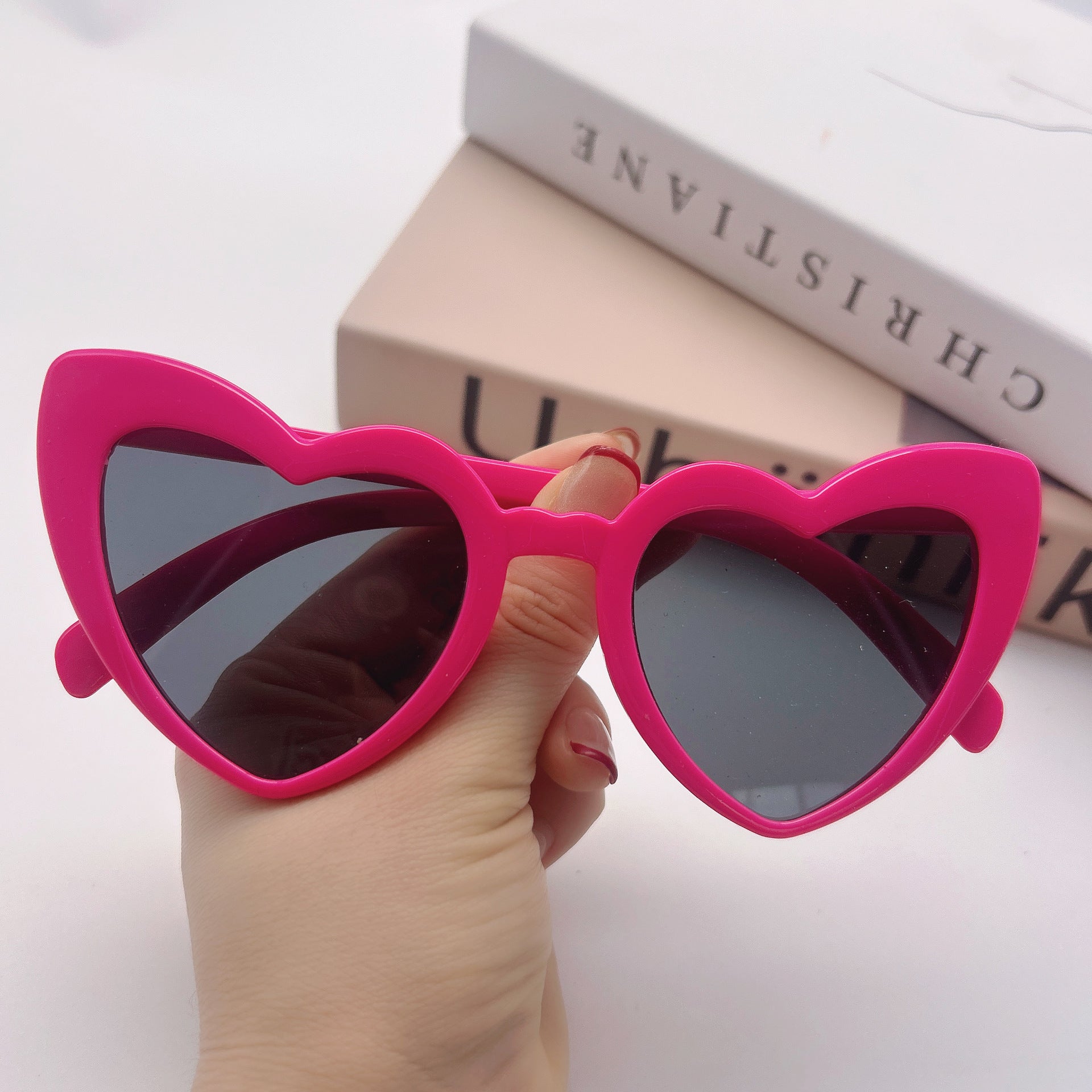 Cat-Eye Peach Heart Sunglasses — UV400 Anti-UV Sun Protection | Trendy Women's Shades