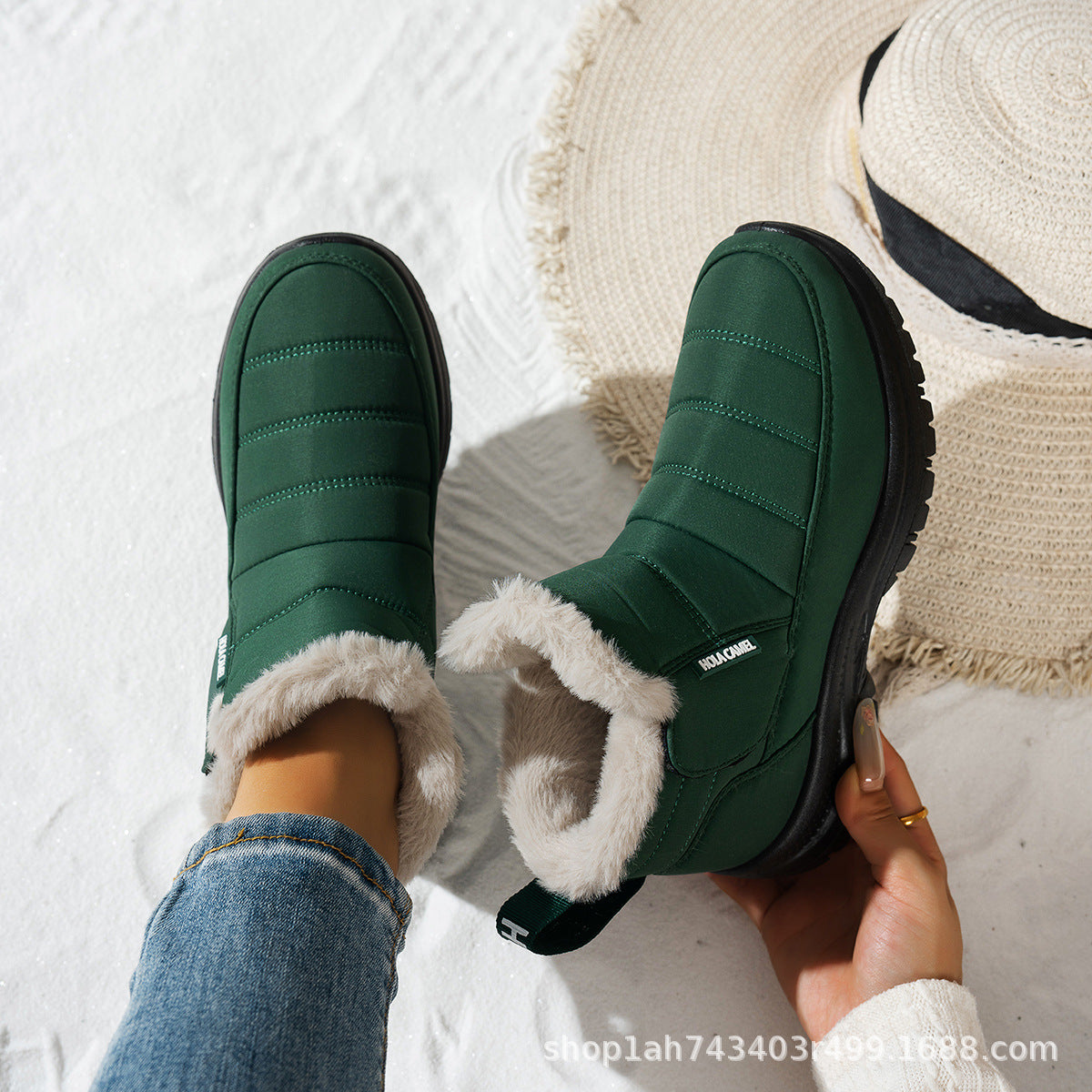 Women's Snow Boots with Plush Lining, Thickened for Warmth, Waterproof Outdoor Shoes, Slip-On Snow Boots, Outdoor Boots, Waterproof and Non-Slip