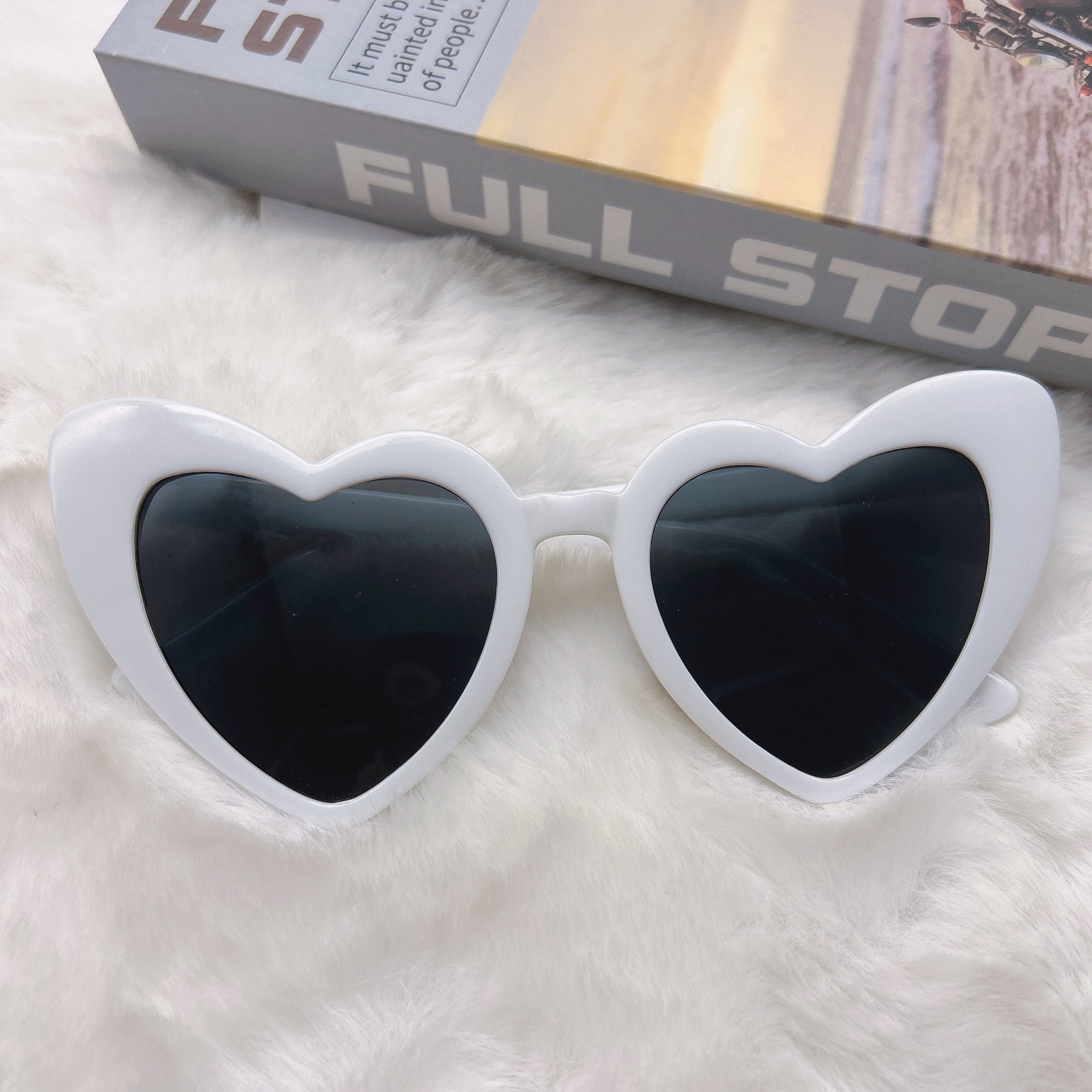 Cat-Eye Peach Heart Sunglasses — UV400 Anti-UV Sun Protection | Trendy Women's Shades