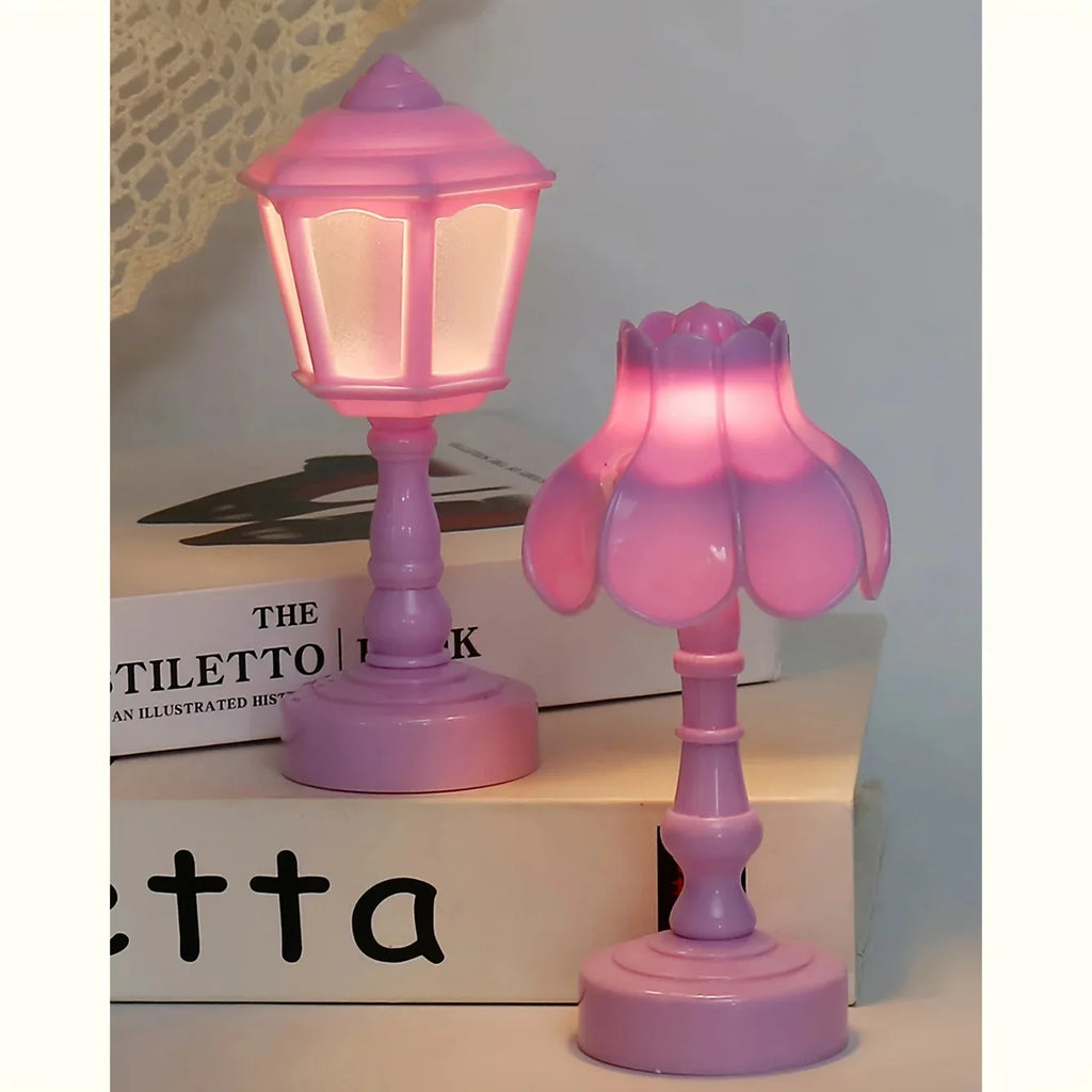 Flower Bud Table Lamp – Battery-Powered LED Accent