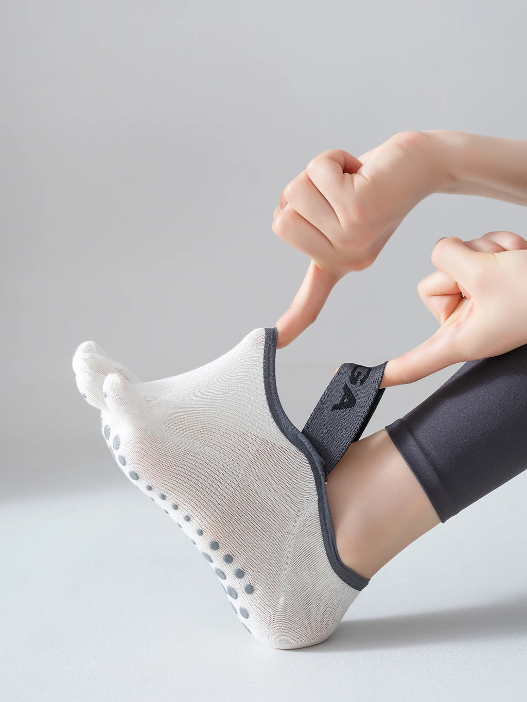 Women's Five-Toe Yoga Socks – Anti-Slip Grip