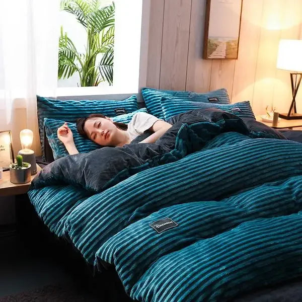 Thick Velvet Duvet Cover Set – Warm Solid Color 3-Piece Bedding, 12 Colors & 4 Sizes