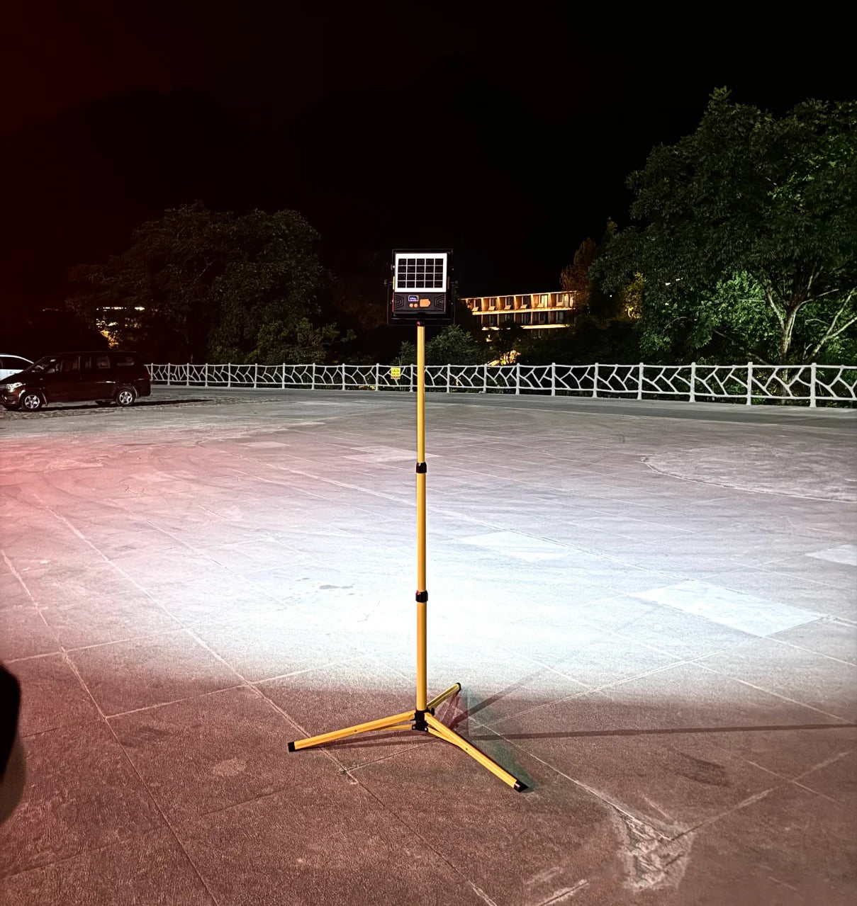 2000W Solar Rechargeable Outdoor LED Camping Lantern