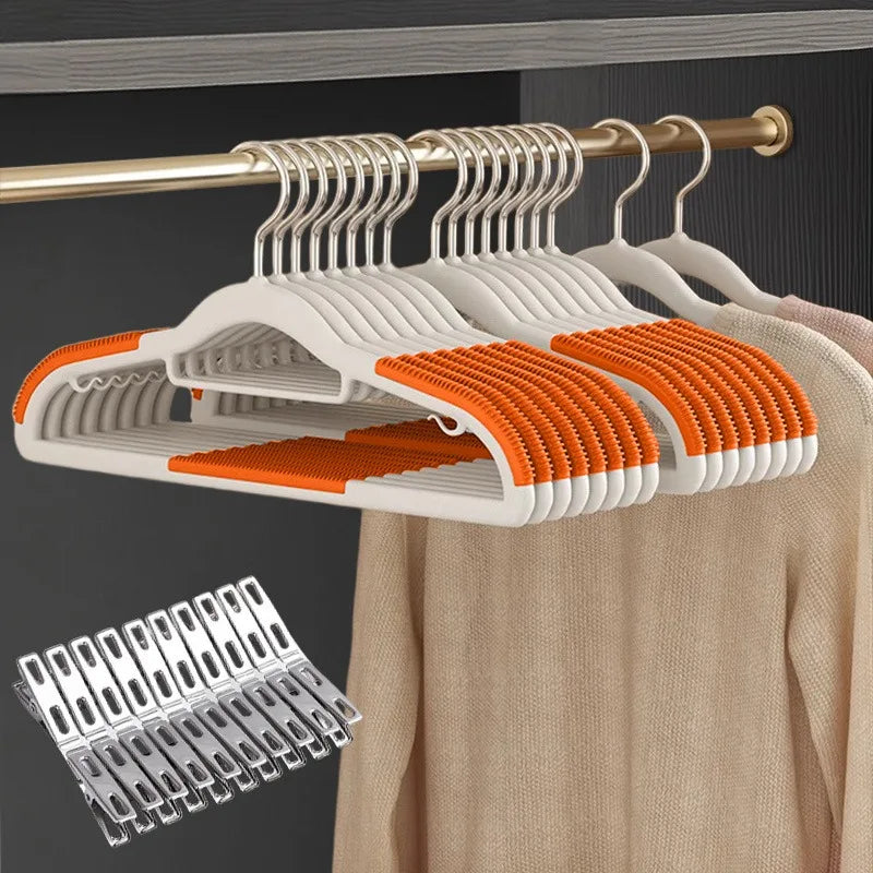 Velvet Clothes Hangers Set with Clips – 30 Pieces