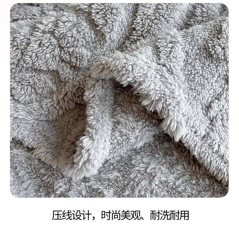 Floral Fleece Blanket – Plush Comfort for Sofa & Bed
