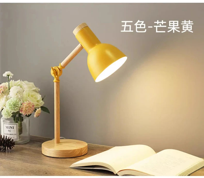 Wooden Desk Lamp – Nordic-Style Adjustable Head