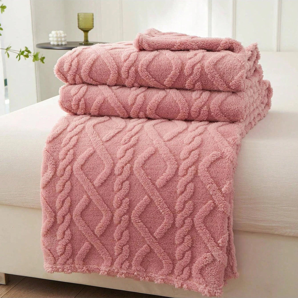 Single-Layer Coral Fleece Blanket – Lightweight Multi-Purpose Bed Cover, Sofa Cover & Nap Blanket