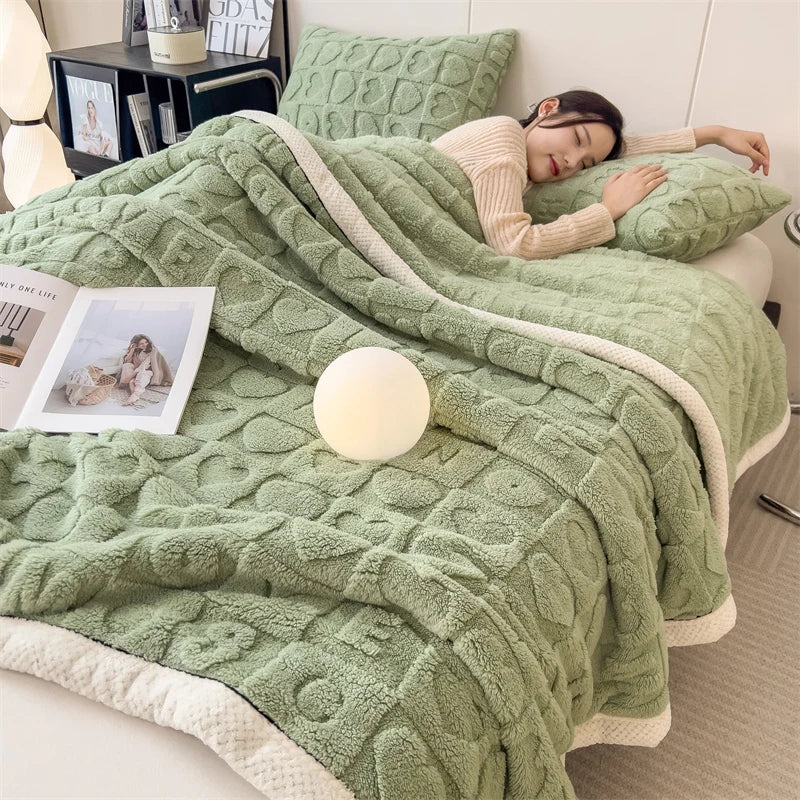 Heart Pattern Fleece Blanket – Cozy Throw & Bedding Sets