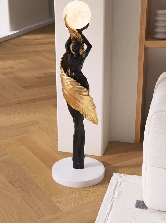 Sculptural Resin Lamp – 85 cm LED Accent