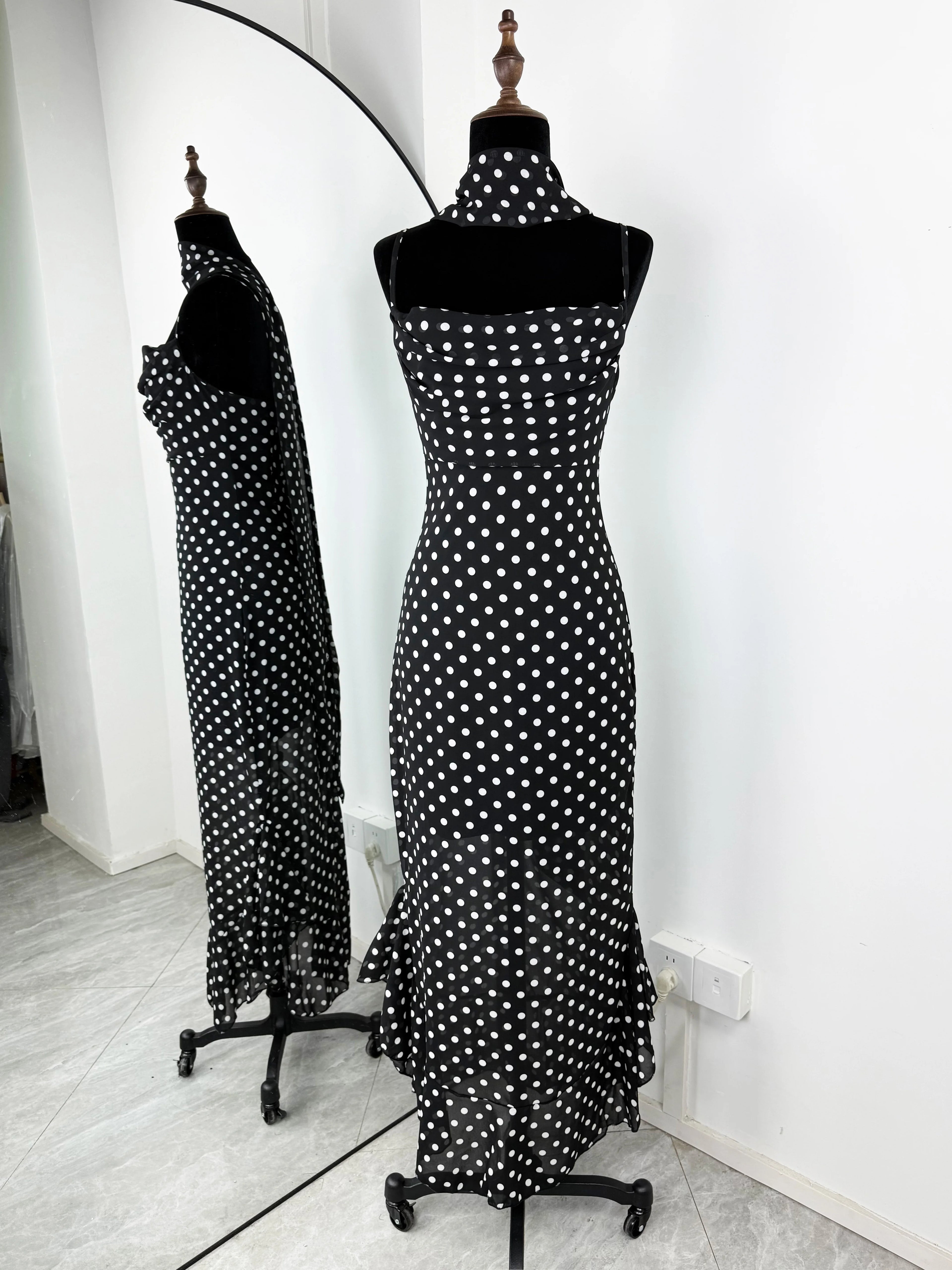 Elegant Polka Dot Halter Pleated Maxi Dress – Ruffle Sleeveless Evening & Party Dress