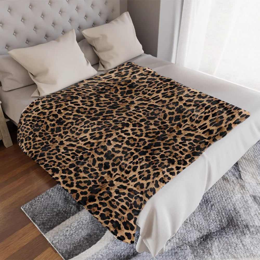 Leopard Print Flannel Throw Blanket – Soft, Cozy & Hypoallergenic, 4 Sizes