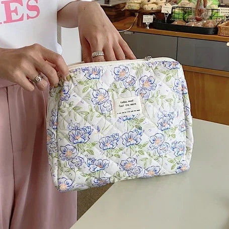 Large Capacity Cosmetic Clutch Bag – Women's Travel Makeup Storage Bag with Zipper