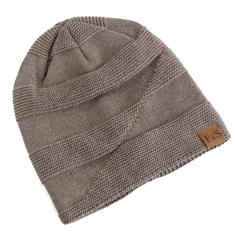 Unisex Slouchy Fur Lined Winter Beanie Hat — Warm Label Decor Knitted Cap for Men & Women