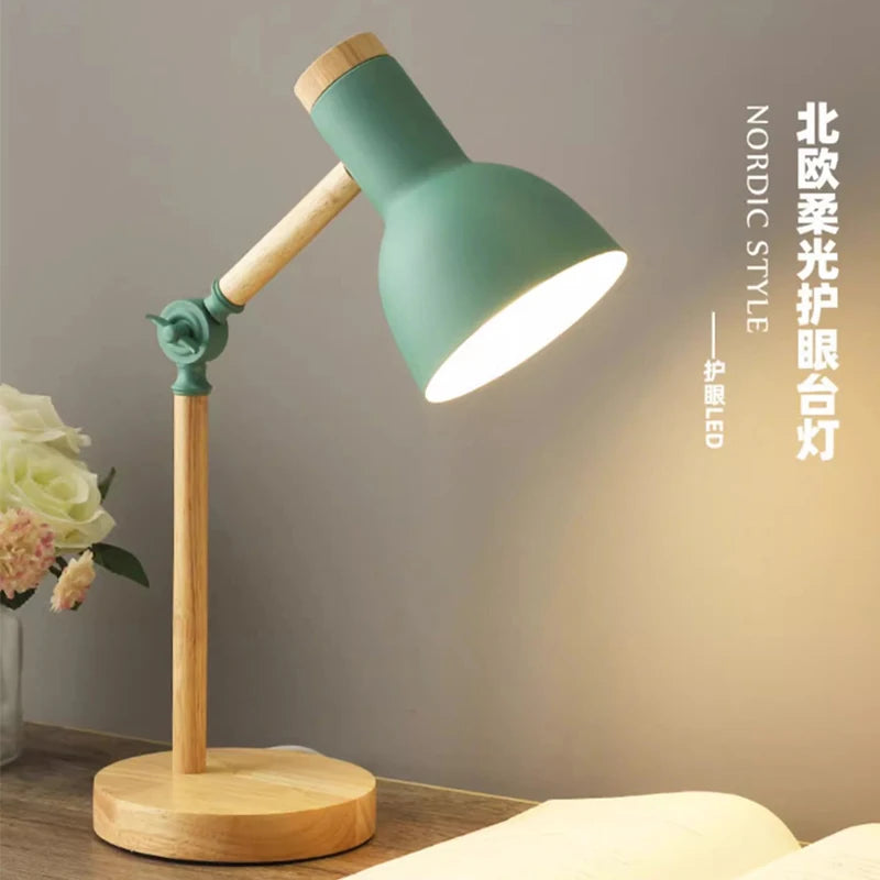 Wooden Desk Lamp – Nordic-Style Adjustable Head