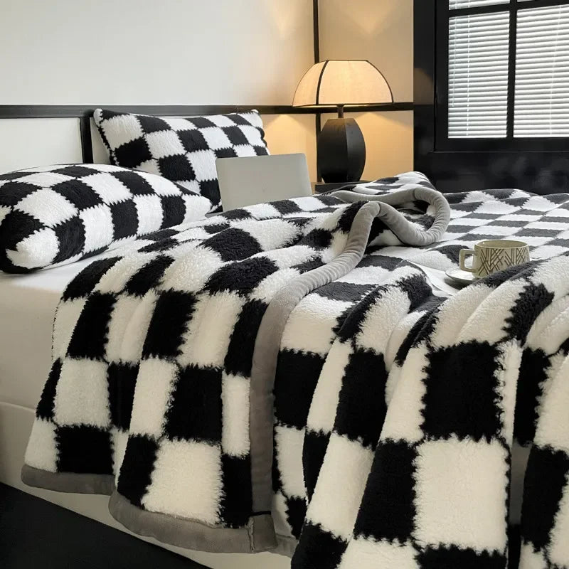 Thick Plaid Coral Fleece Blanket – Soft Warm Bed & Sofa Blanket, Home & Office, Winter