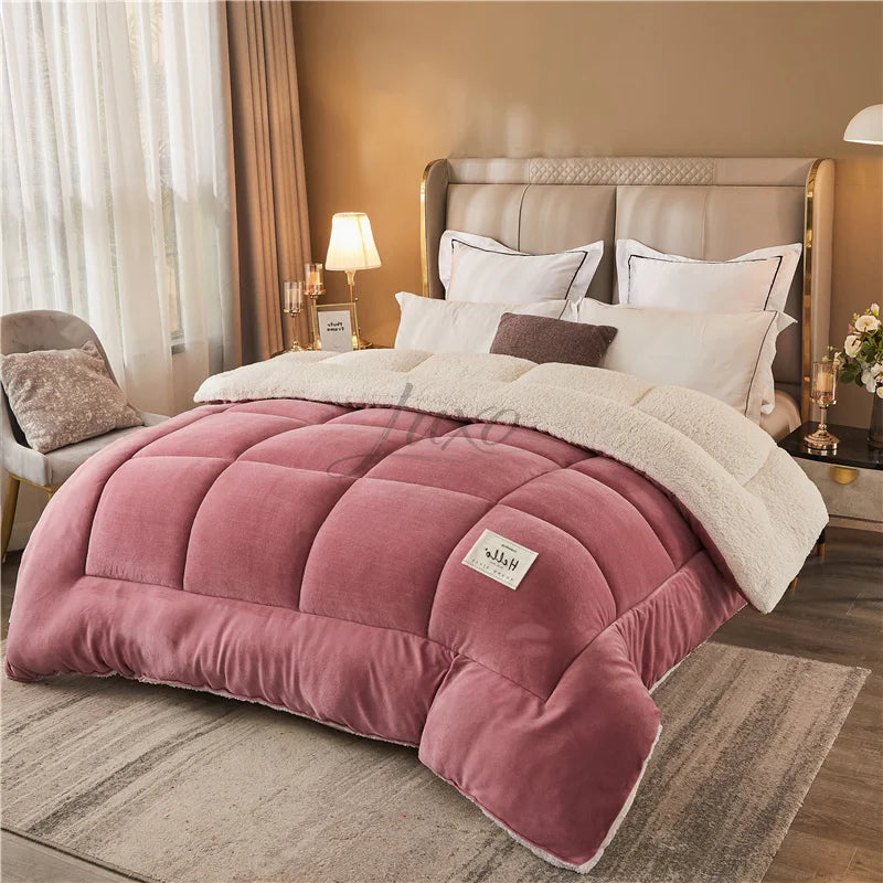 Thick Winter Fleece Blanket – Plush Faux Lamb Comfort