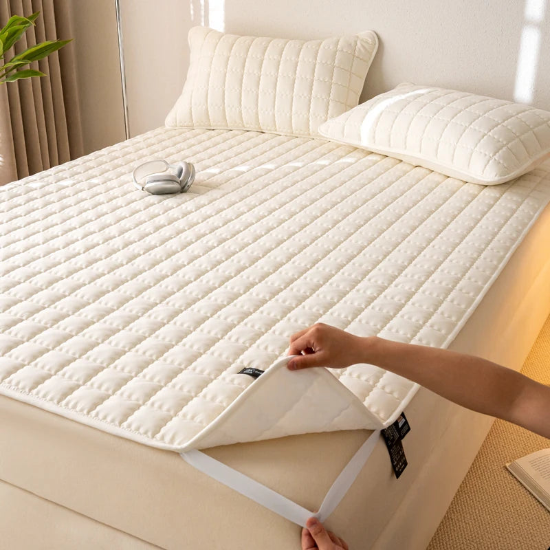 Waterproof Antimicrobial Mattress Protector – Hypoallergenic, Noiseless, Elastic Straps, Thin Cover