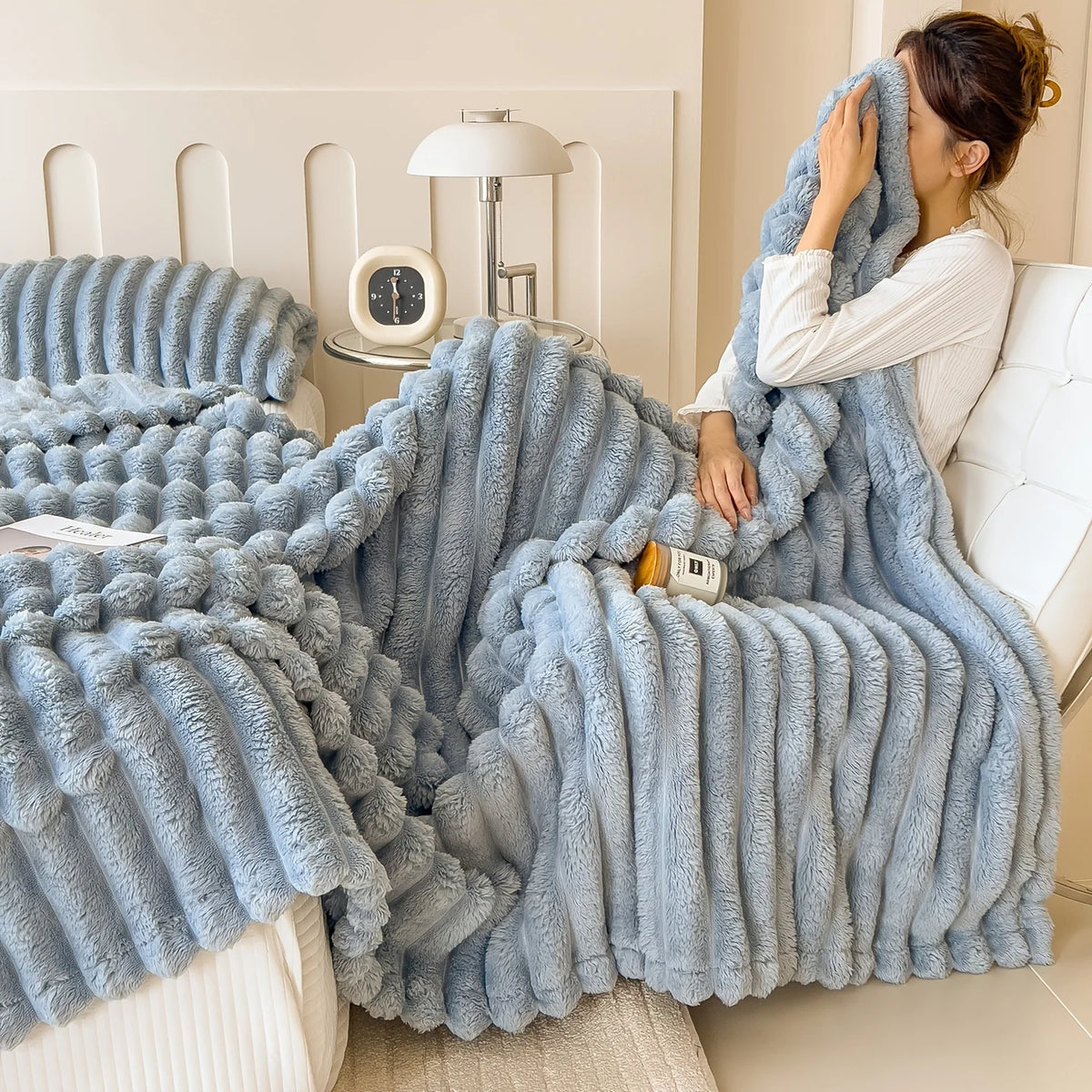 Fleece Throw Blanket – Soft Solid-Color Comfort