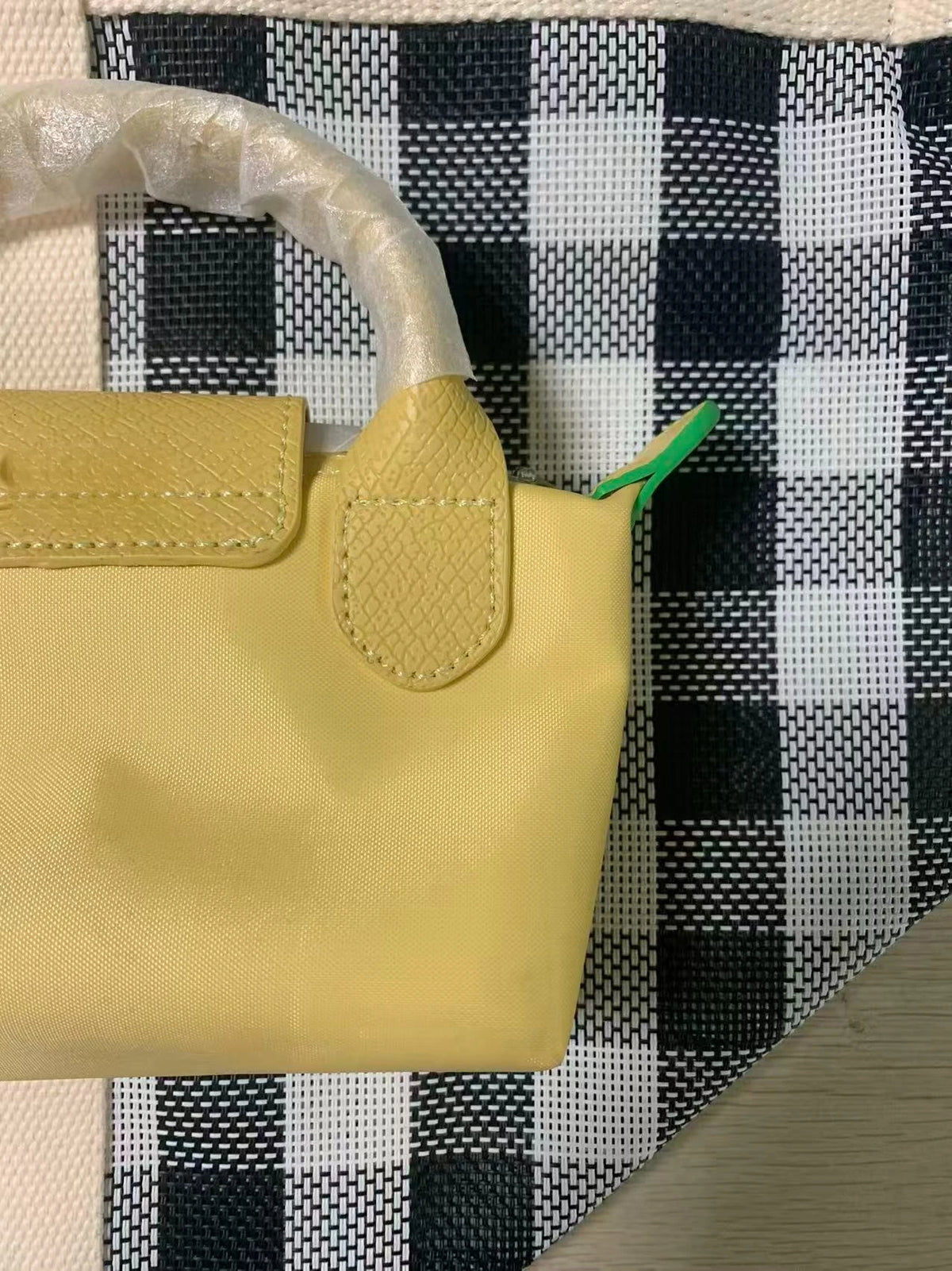 High-Quality Nylon Mini Crossbody Bag – Compact Women's Wallet Handbag