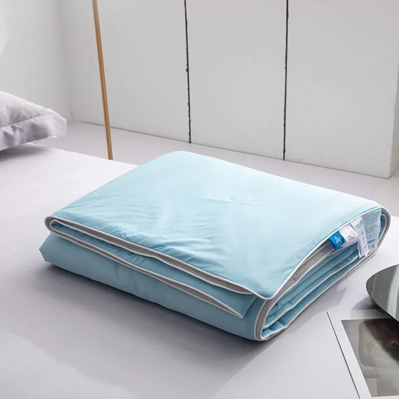 Ice Silk Cooling Blanket – Lightweight Smooth Summer Comforter, Twin & King, Air Condition Quilt