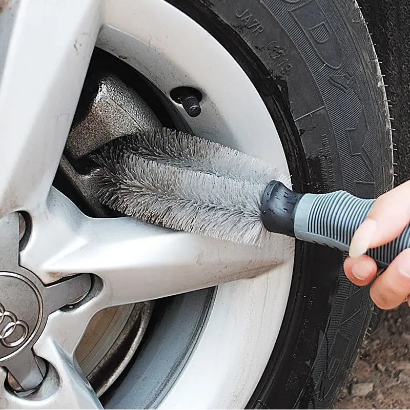 Car Wheel & Tire Cleaning Brush — Professional Microfiber Rim Detailing Brush for Wet & Dry Use