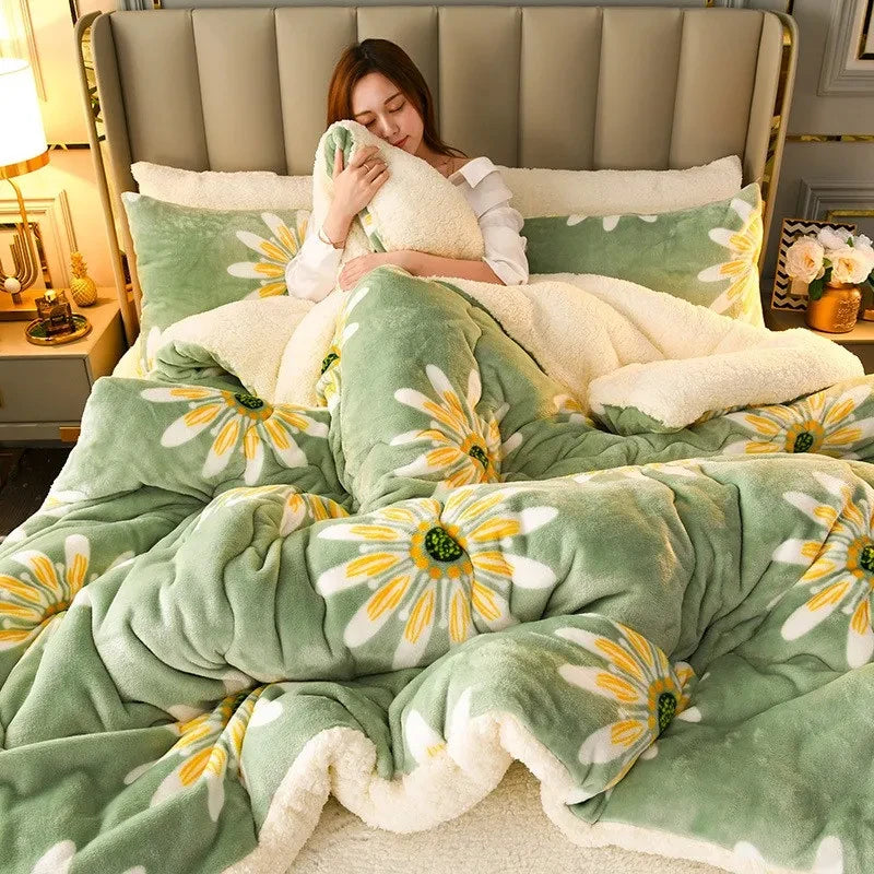 Plaid Yarn-Dyed Flannel Fleece Comforter – Thick Winter Blanket in 7 Colors, 3 Sizes