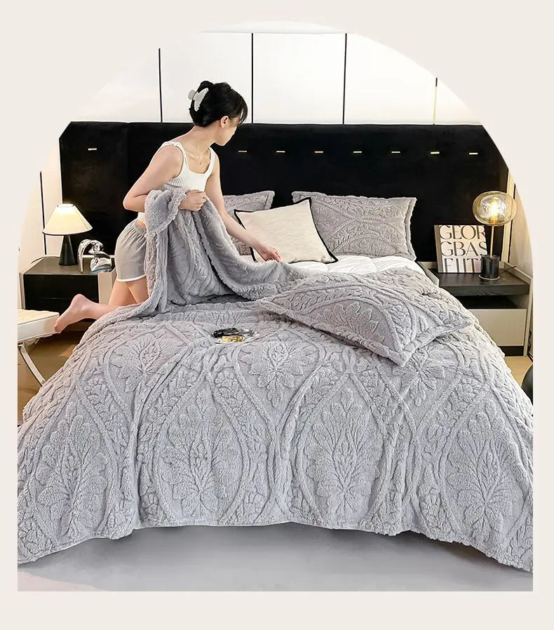Floral Fleece Blanket – Plush Comfort for Sofa & Bed