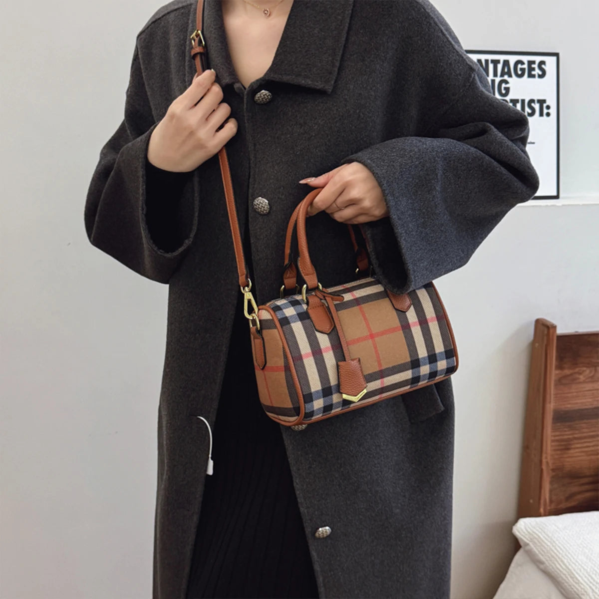Large Capacity Stripe Plaid Shoulder Bag – PU Crossbody Tote with Adjustable Strap & Zip Closure