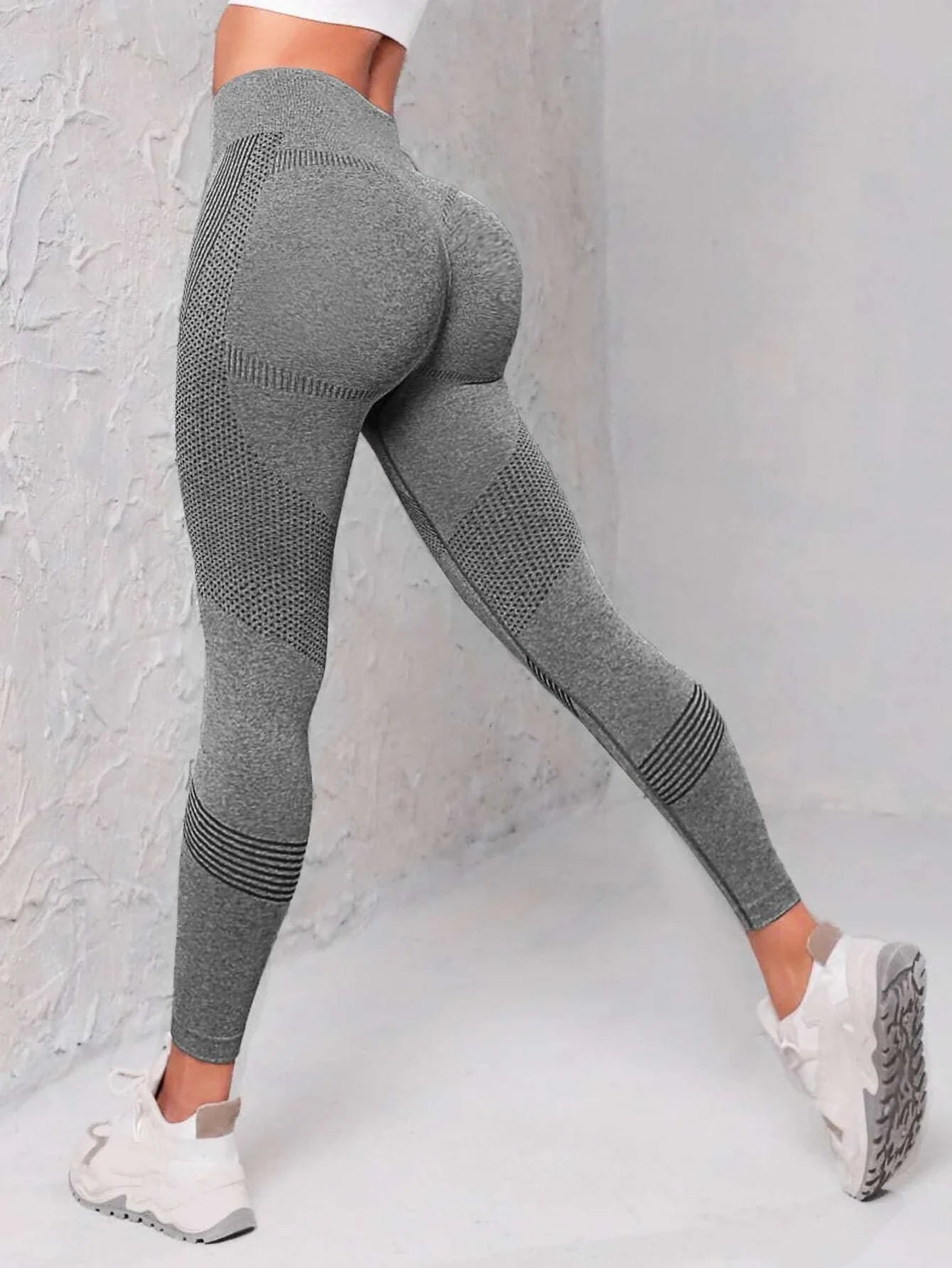 Seamless Wide Waistband Sports Leggings — Women’s Yoga & Gym Leggings