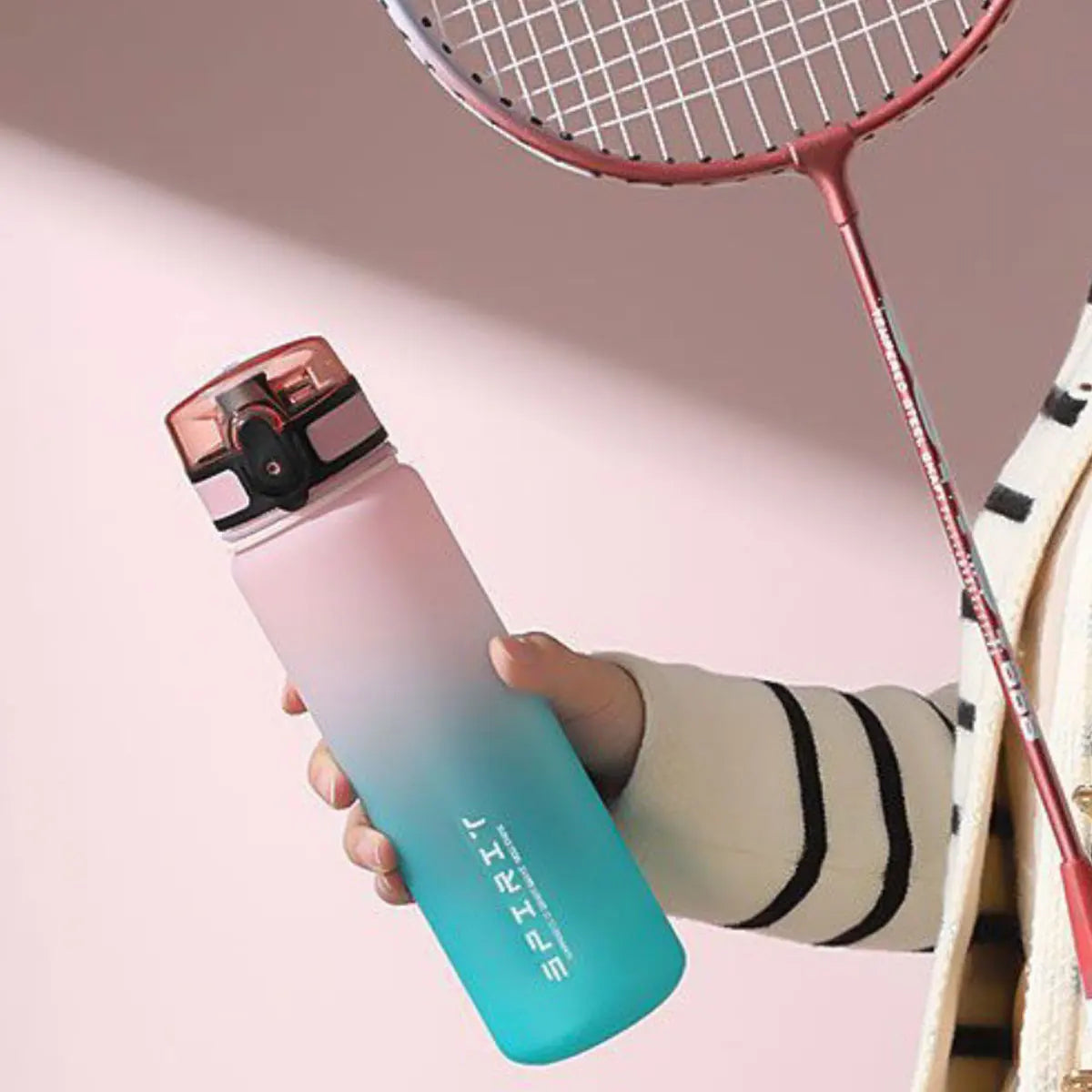 WIFEFUN Gradient Water Bottle 600ml/750ml/1000ml – BPA-Free PC, One-Button Flip Lid, Leakproof, Outdoor & Gym