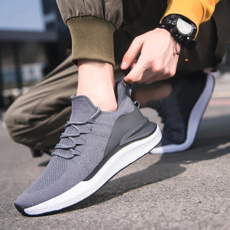 Men's Lightweight Mesh Lace-Up Sneakers