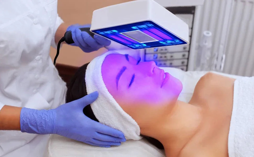 Wood's Lamp UV Skin Analyzer – 365nm UV Light Skin Scanner with 3x Magnifying Lens for Home & Salon Use