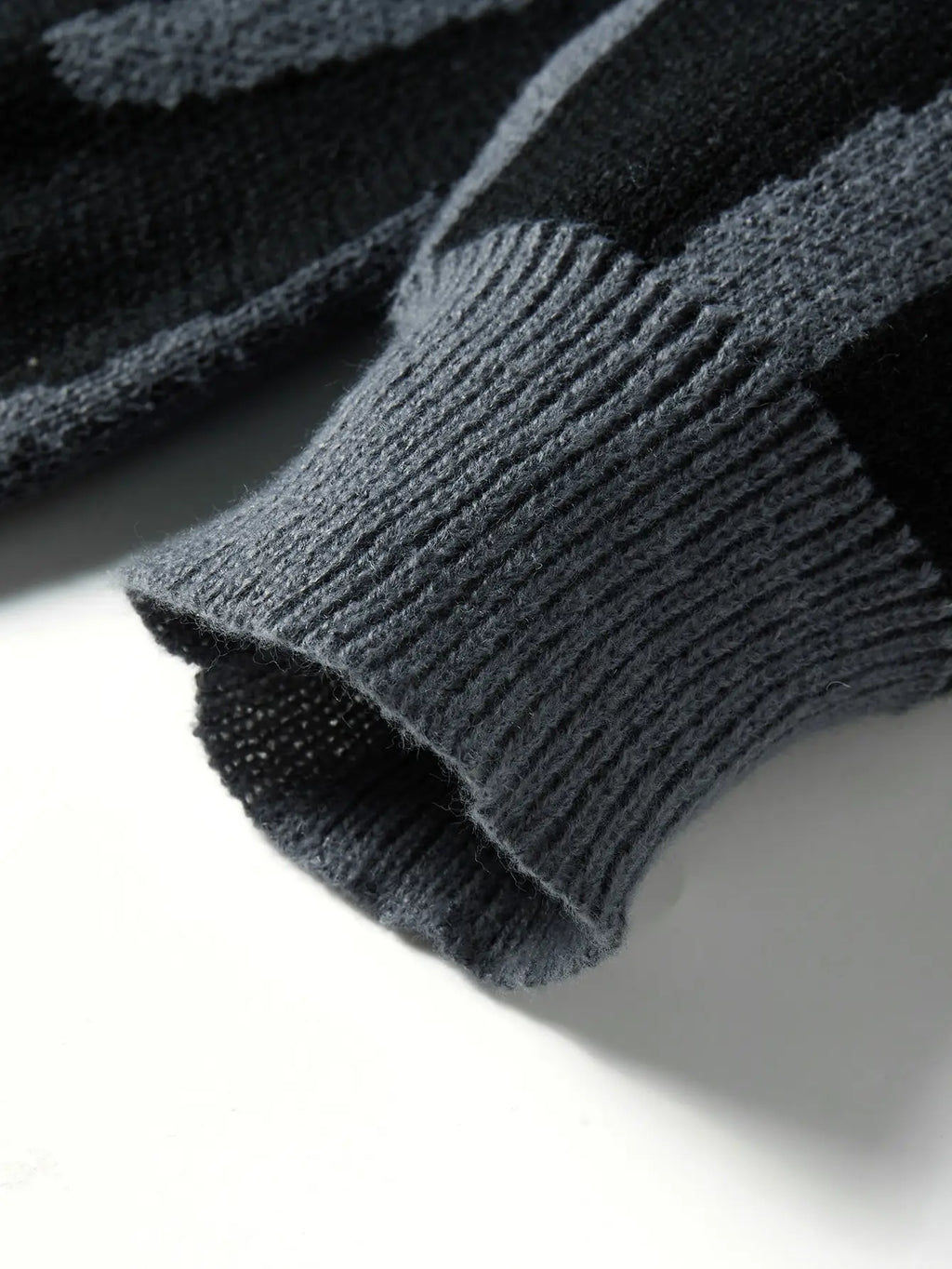 Men's Jacquard Contrast Color Pullover Sweater — Textured Knitwear