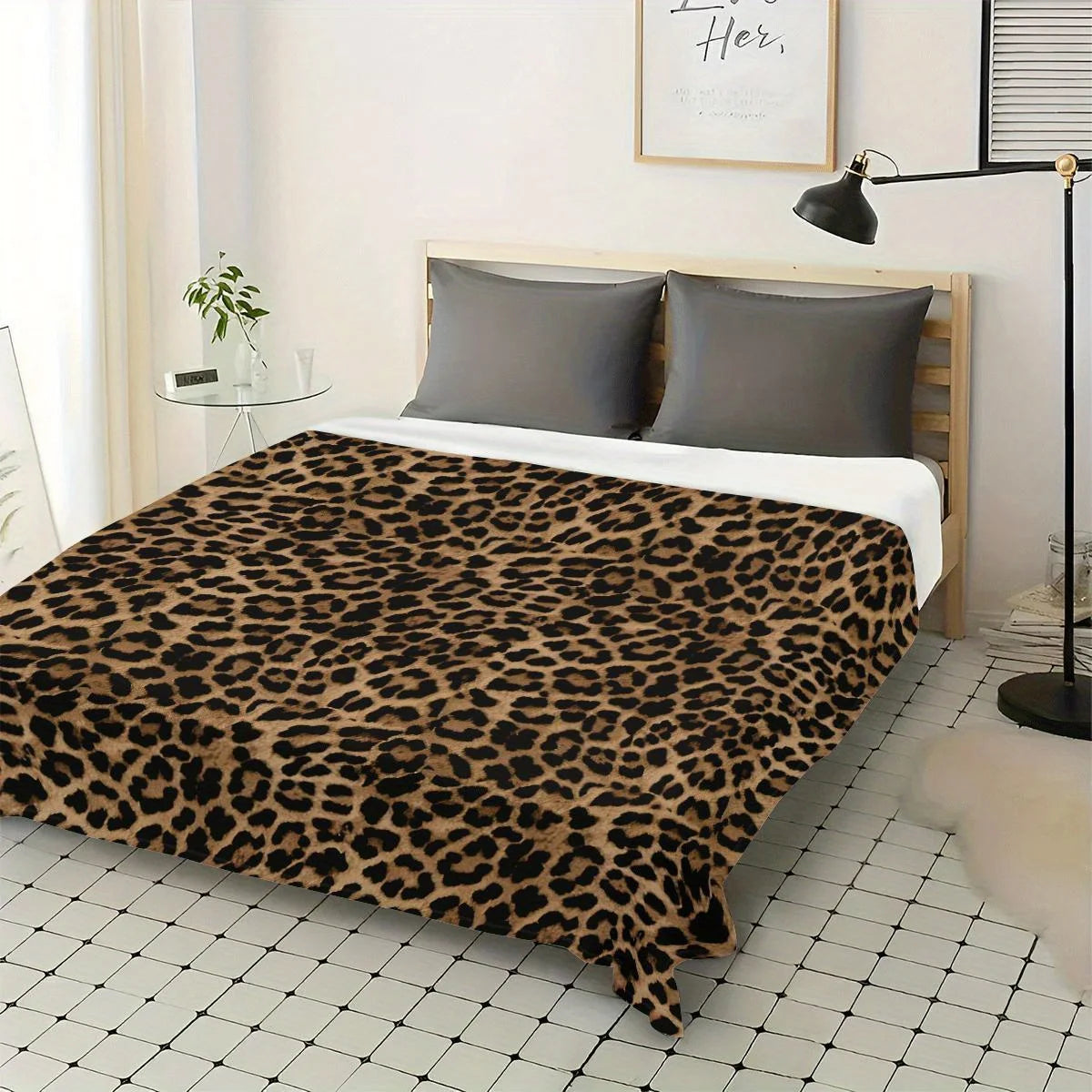 Leopard Print Flannel Throw Blanket – Soft, Cozy & Hypoallergenic, 4 Sizes