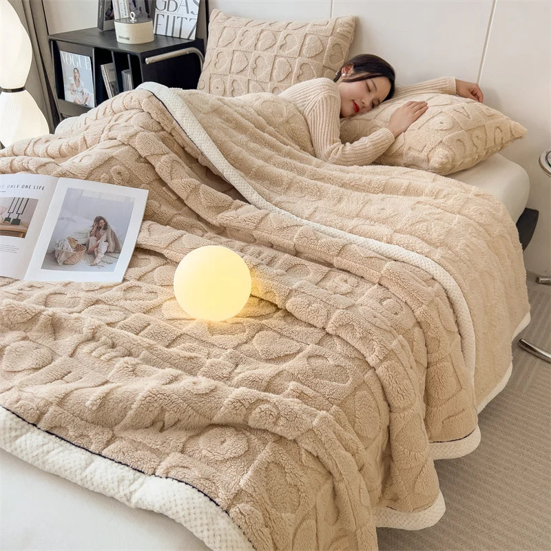 Heart Pattern Fleece Blanket – Cozy Throw & Bedding Sets