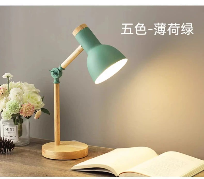 Wooden Desk Lamp – Nordic-Style Adjustable Head