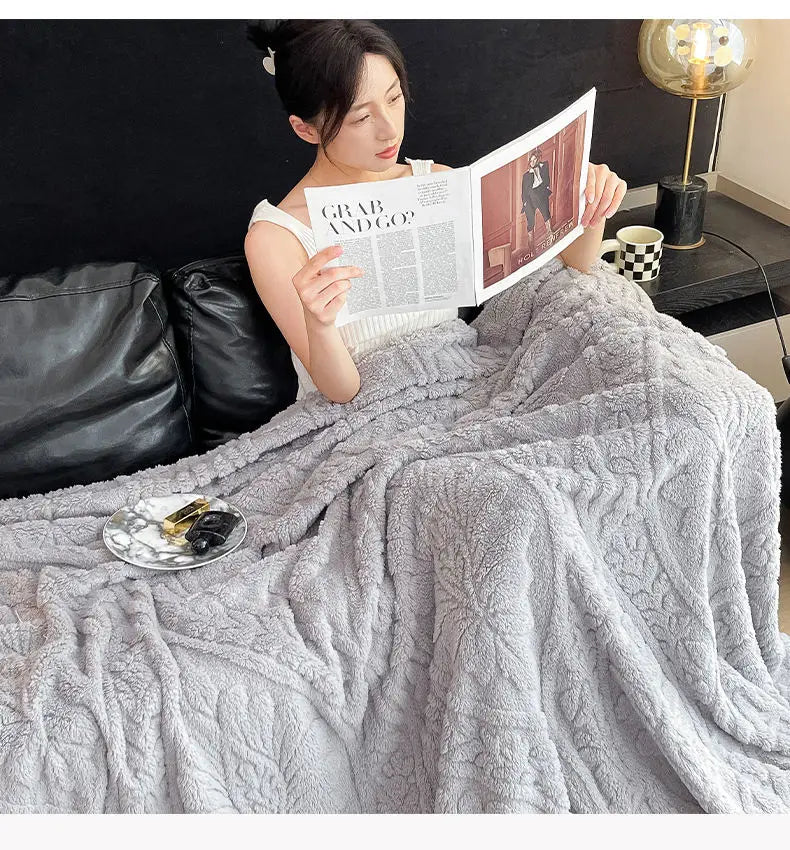 Floral Fleece Blanket – Plush Comfort for Sofa & Bed