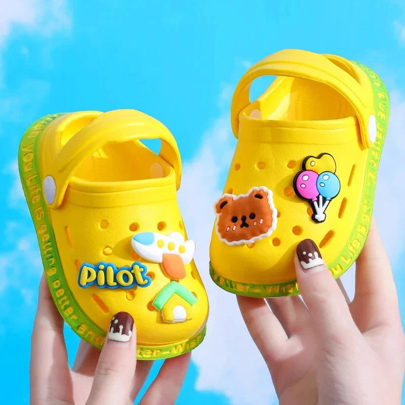 Kids' Fun Print Flat Sandals – Soft Sole Garden Clogs for Boys & Girls