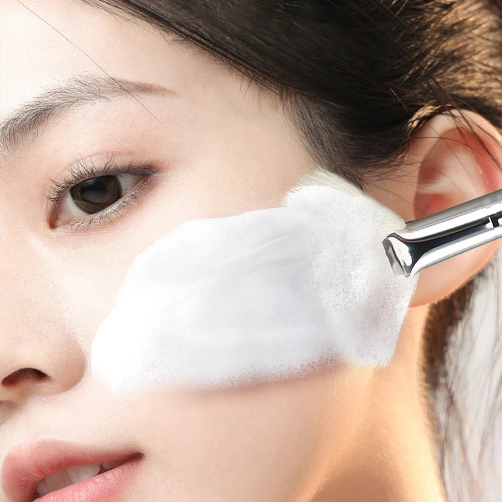 Soft Facial Cleansing Brush – Pore-Cleansing Face Wash & Mask Application Brush