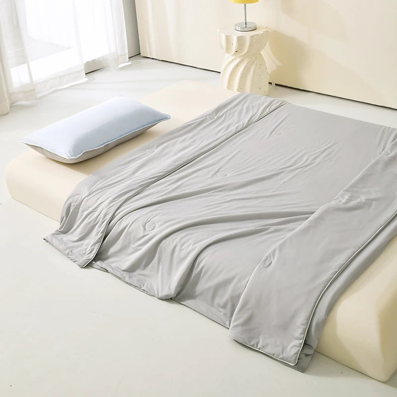 Ice Silk Cooling Blanket – Lightweight Smooth Summer Comforter, Twin & King, Air Condition Quilt