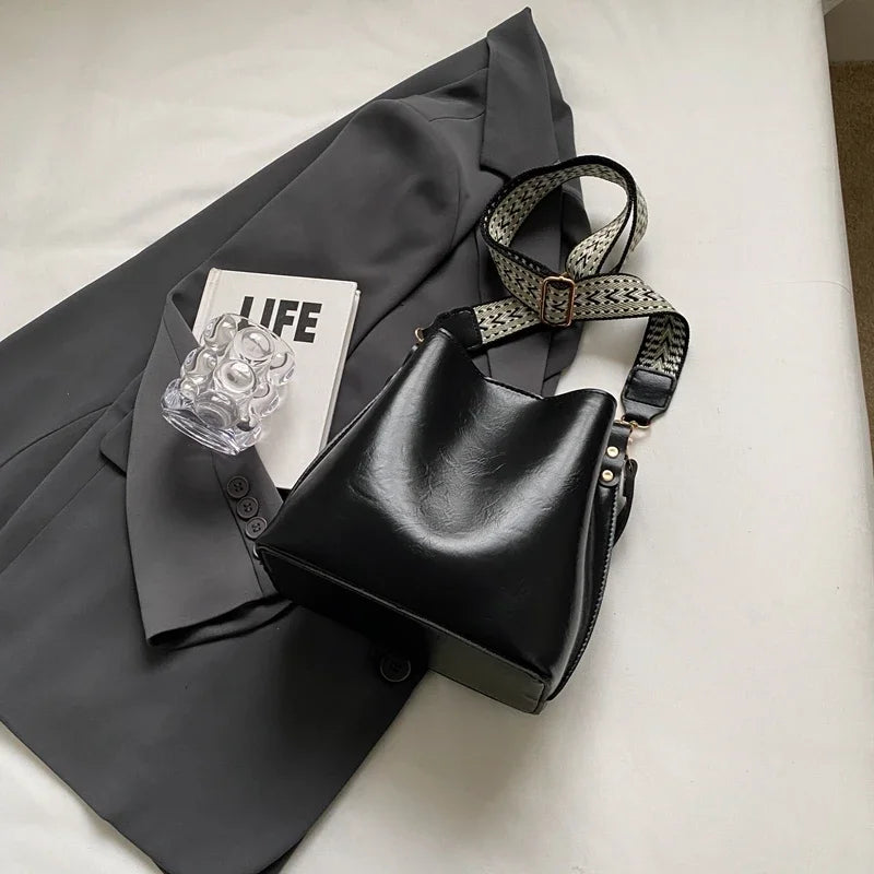 Vintage TPU Bucket Crossbody Bag – Designer Shoulder Handbag for Women