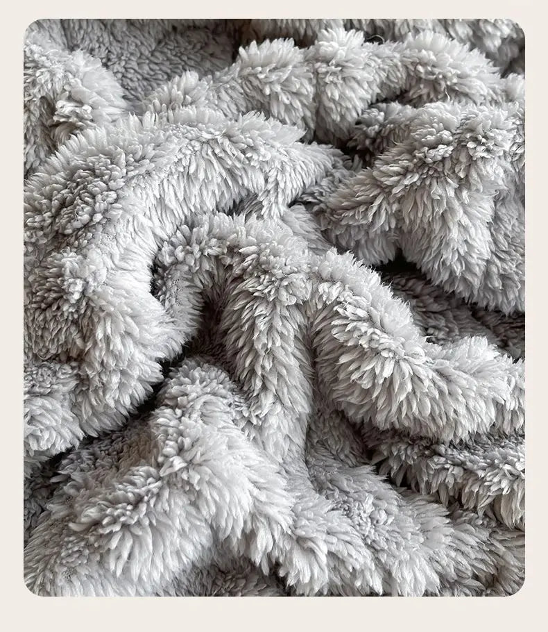 Floral Fleece Blanket – Plush Comfort for Sofa & Bed